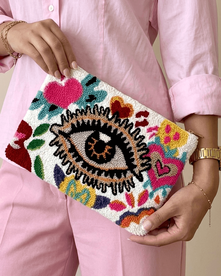 Eyepop clutch in white