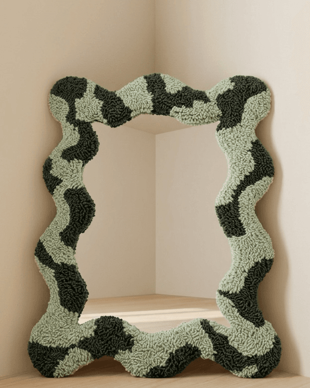 Zigzag mirror in green